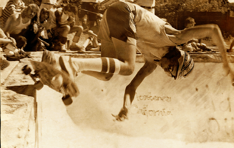 Mike Fortin skates the Tidy Bowl.